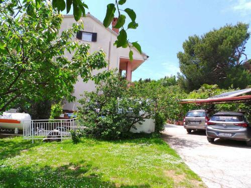Three-bedroom Apartment In Premantura II