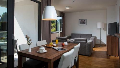 Apartments Srebreno