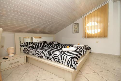 Apartment Novalja 9340a
