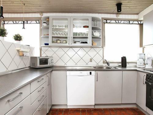 Three-bedroom Holiday Home In Blokhus 2
