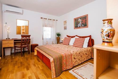 Apartment Garfield