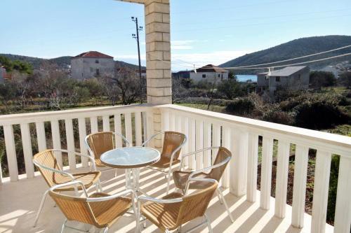 Apartments With A Parking Space Vinisce (trogir) - 5978