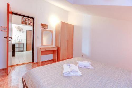 Apartment Vrboska 4025a