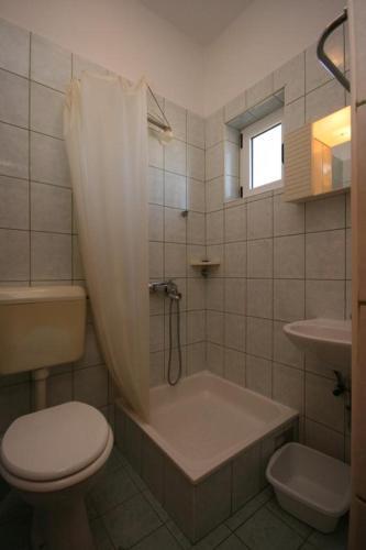 Apartment Gradac 6724b