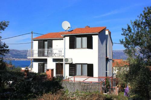 Apartment Slatine 2039c