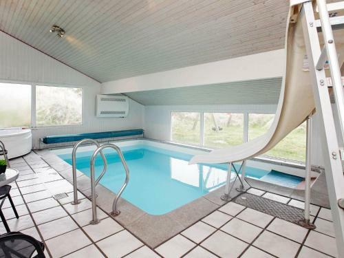 Four-bedroom Holiday Home In Blokhus 5