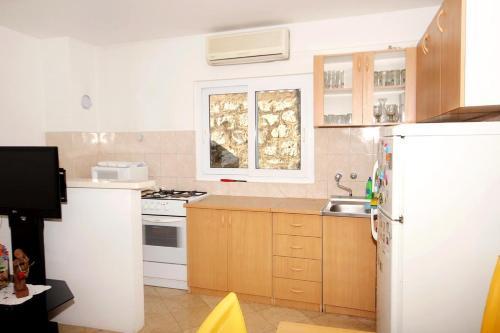 Holiday Home Sladjenovici 2163