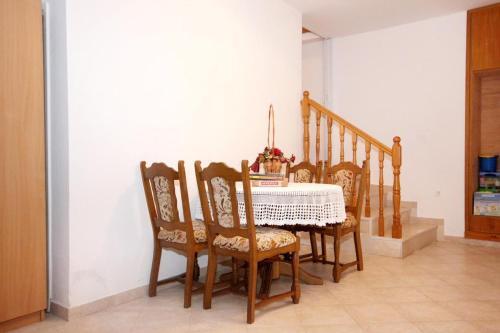 Holiday Home Sladjenovici 2163