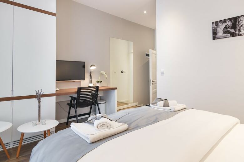 Hostal Prima Luxury Rooms