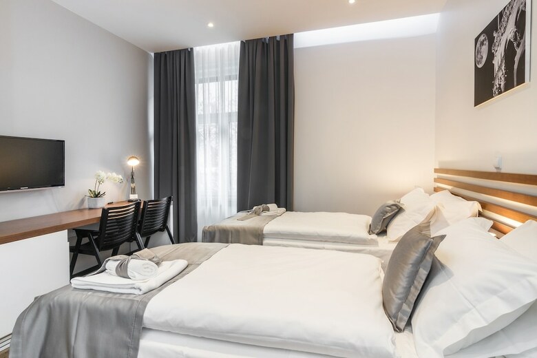 Hostal Prima Luxury Rooms