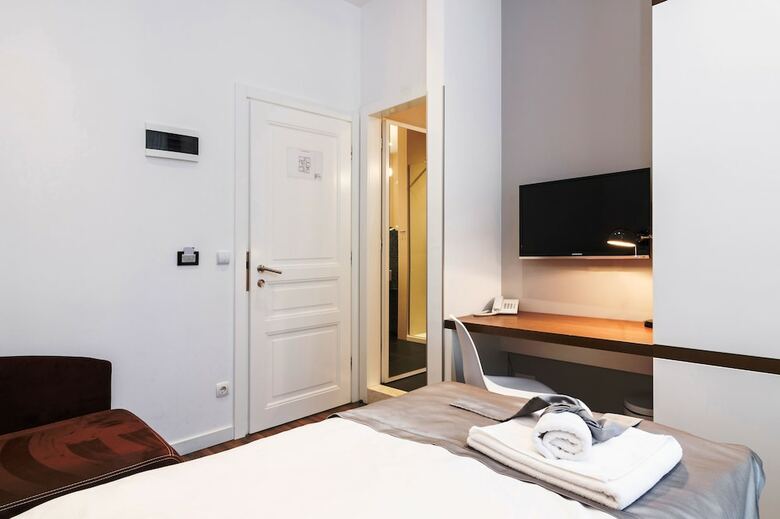 Hostal Prima Luxury Rooms