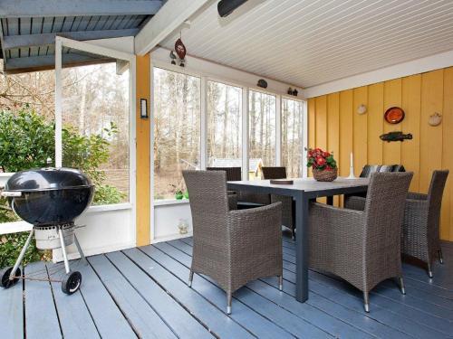 Three-bedroom Holiday Home In Gr�sted 4
