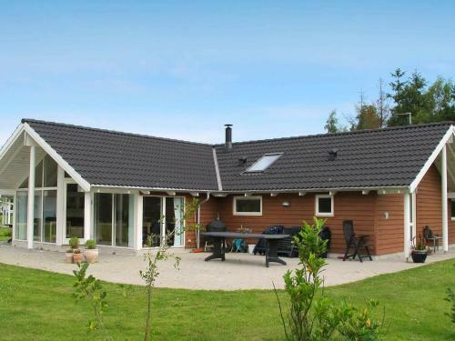 Four-bedroom Holiday Home In Stege 2