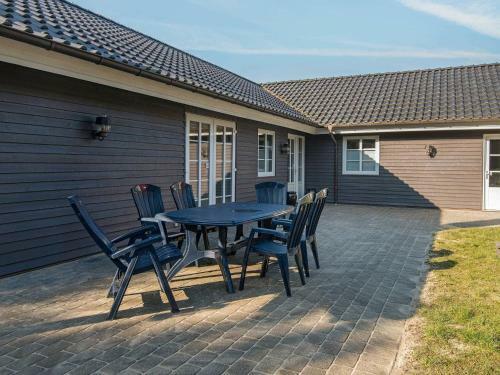 Five-bedroom Holiday Home In R�m� 2