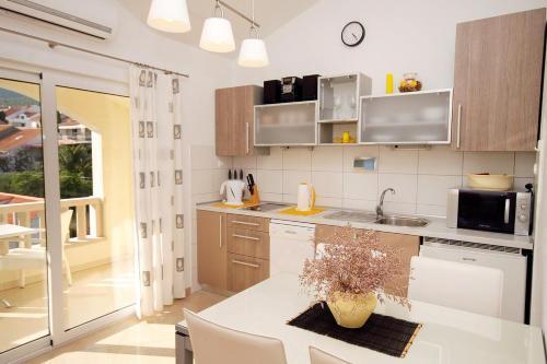 Apartments With A Parking Space Bol (brac) - 2900