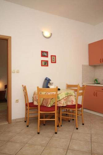 Apartment Podgora 6725b