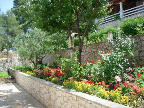 Seafront Garden Apartments Lumbarda