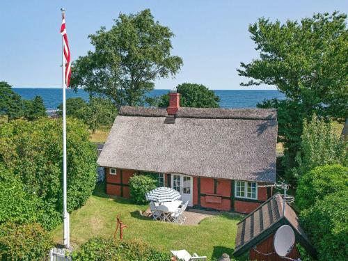 Two-bedroom Holiday Home In Svaneke 2