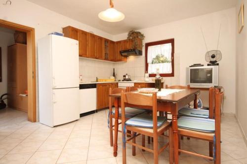 Apartment Milna 8896b