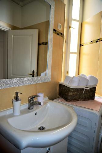 Apartment Zdenka - 100 M From The Beach