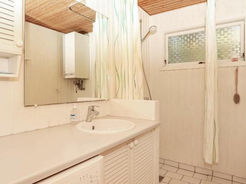 Three-bedroom Holiday Home In Saltum 7