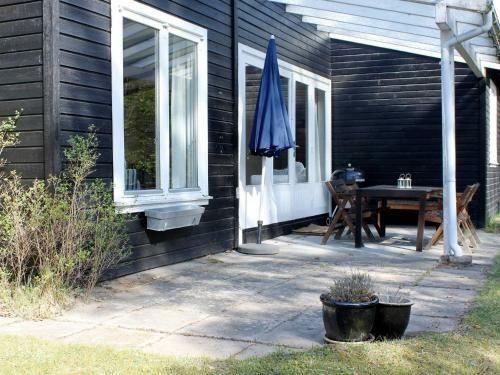 Three-bedroom Holiday Home In Hornb�k 2