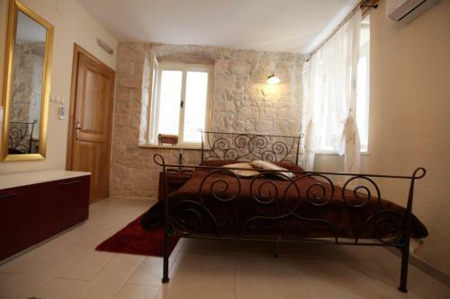 Tragurium & Salona Apartments