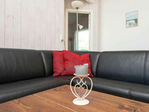 Two-bedroom Holiday Home In Juelsminde 4