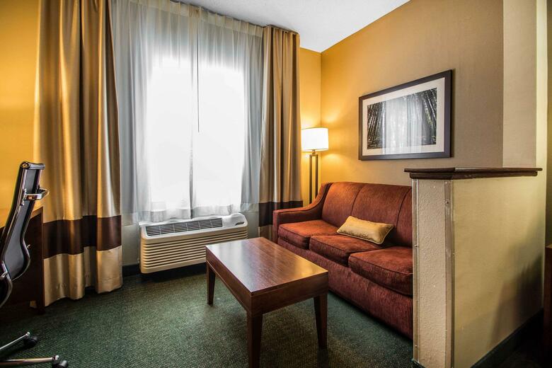 Hotel Comfort Suites