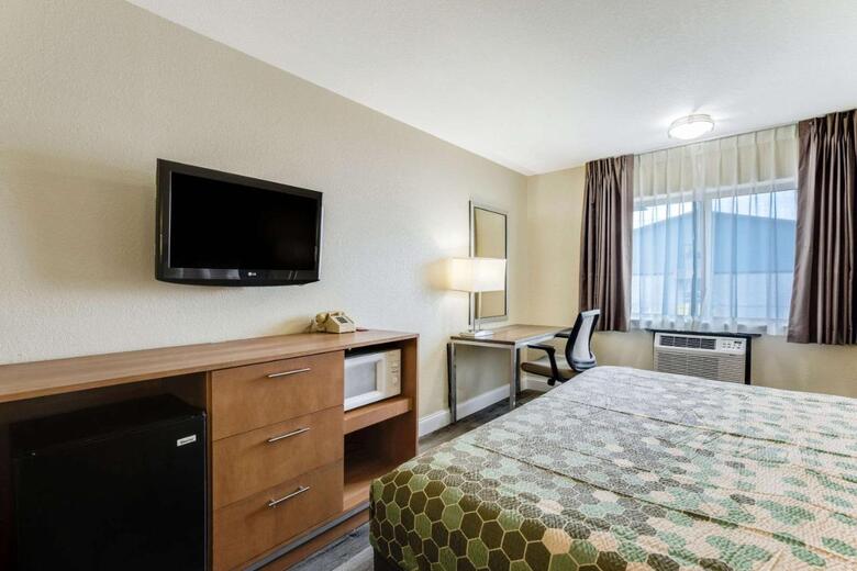 Hotel Econo Lodge (madison)