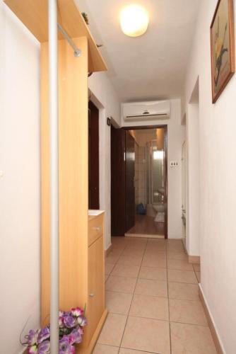Apartments With A Parking Space Hvar - 8810