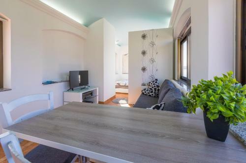 Apartment Pericic Zuti
