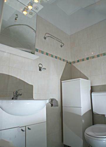 Hostal Garden Studios