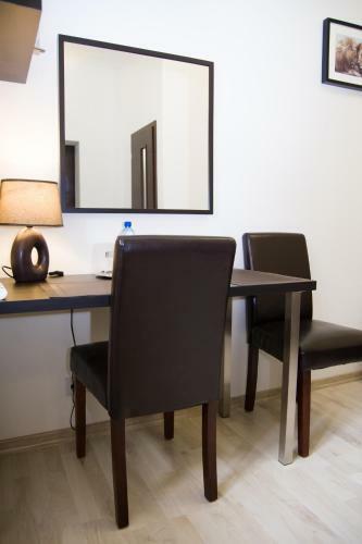 Leo Apartment