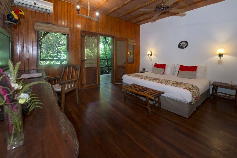 Hotel La Aldea De La Selva Lodge