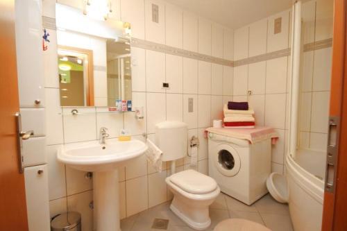 Apartment Makarska 6666a