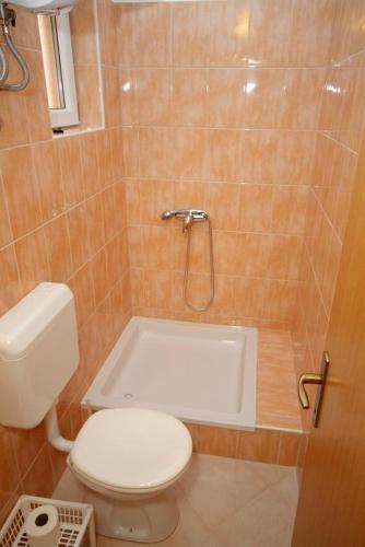 Apartments With A Parking Space Palit (rab) - 5028