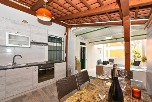 Hostal Old Town Jacuzzi Suite