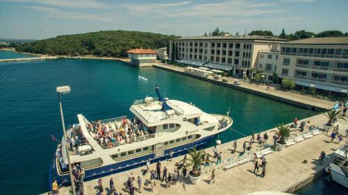 Hostal Brijuni Depandance Neptun