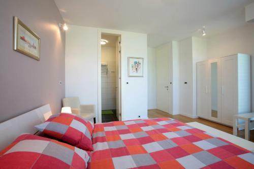 Holiday Home Beige