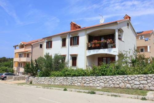 Apartments With A Parking Space Cres - 7983