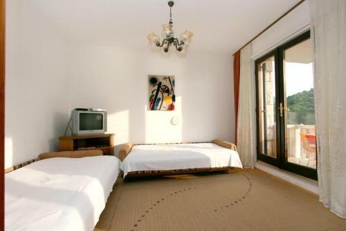 Apartment Povlja 2954a