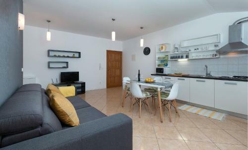 Seafront Apartment Gaby