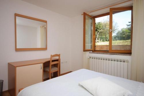 Apartments With A Parking Space Umag - 6995