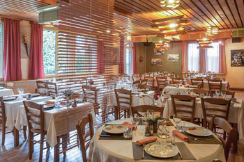Hotel Logis Relais Des Puys