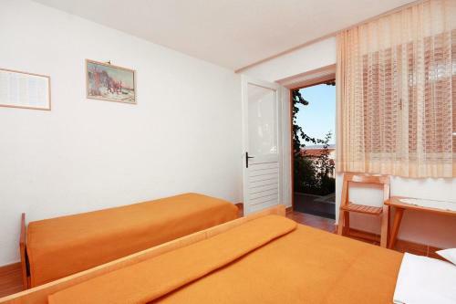Hostal Studio Brela 2752b