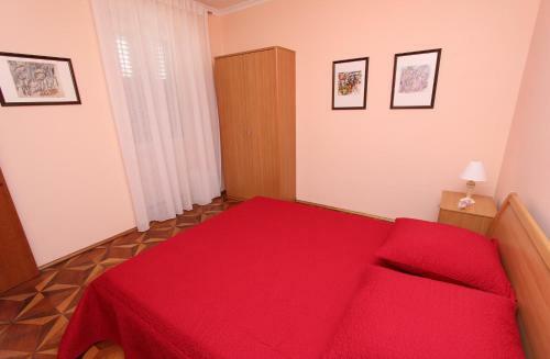 Hostal Apartments Casa Menis