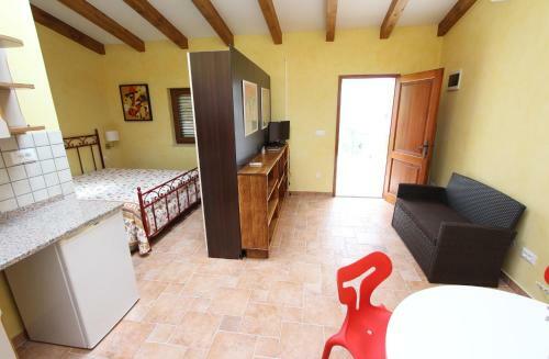 Hostal Apartments Casa Menis