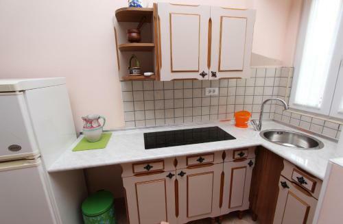 Hostal Apartments Casa Menis