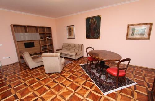 Hostal Apartments Casa Menis